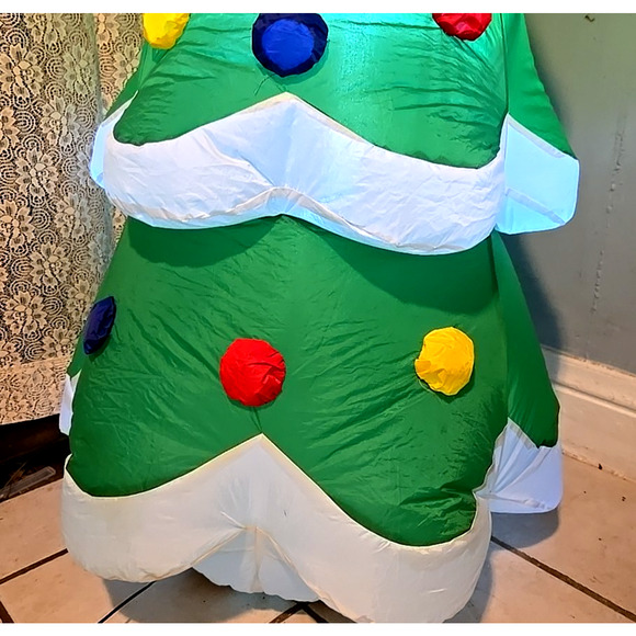 NIB Inflatable 5 Ft Decorated Christmas Tree Lighted Indoor Outdoor Stakes - Picture 4 of 9